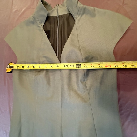 Akris Cotton/Silk Blend Olive Green V neck Shift Dress Size 10 MSRP $2960 - Picture 12 of 16